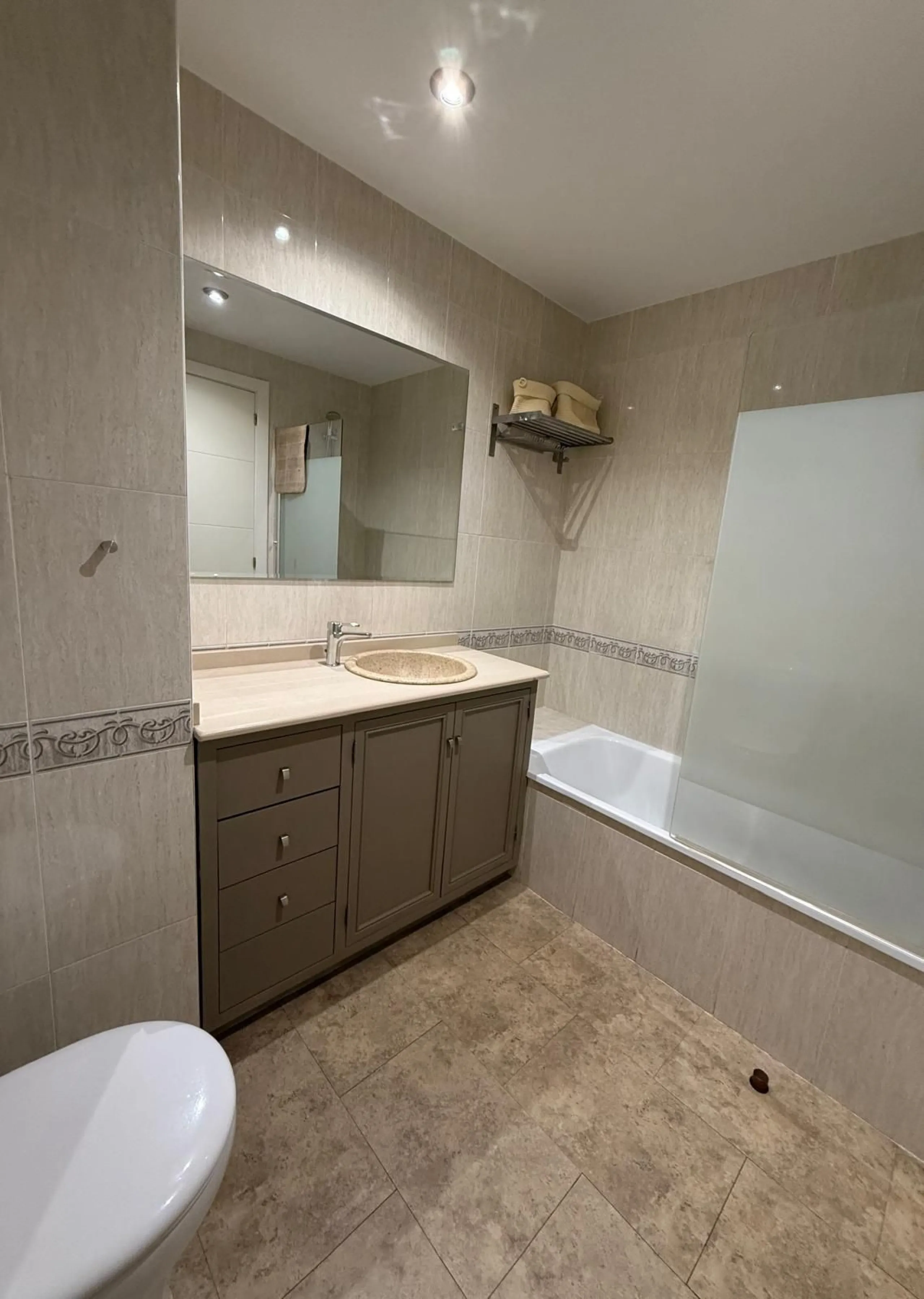 Bright Reformed Apartment in Miraflores – Marbella: Ideal for Coastal Living or Investment
