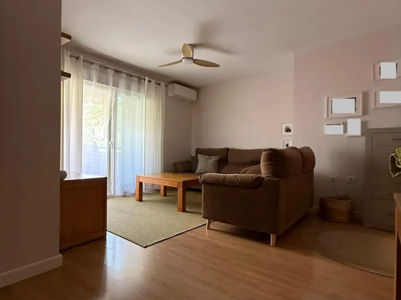 Bright Reformed Apartment in Miraflores – Marbella: Ideal for Coastal Living or Investment