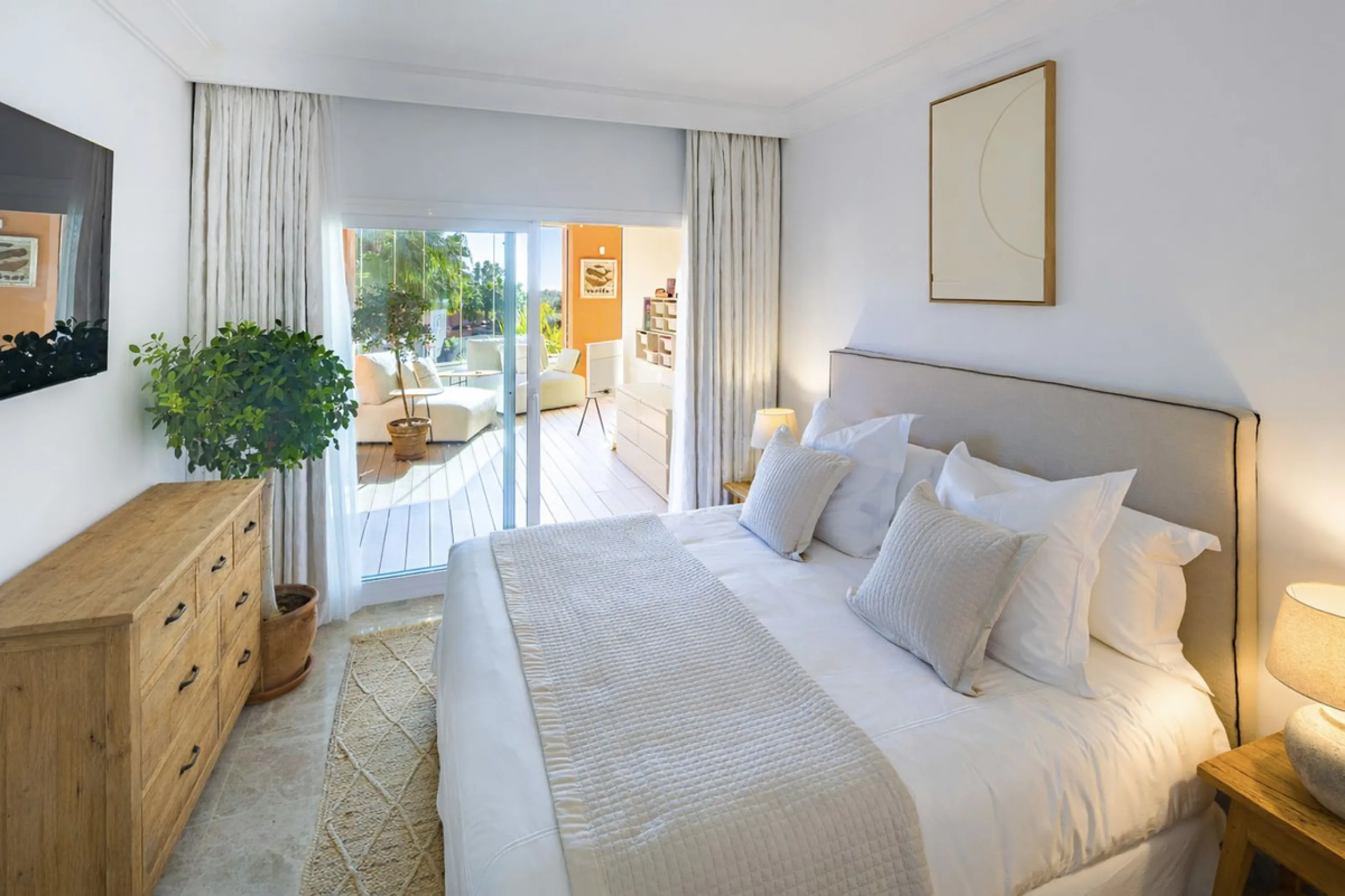 Spektakuläre Wohnung mit vier Schlafzimmern und vier Badezimmern in Nueva Andalucía
