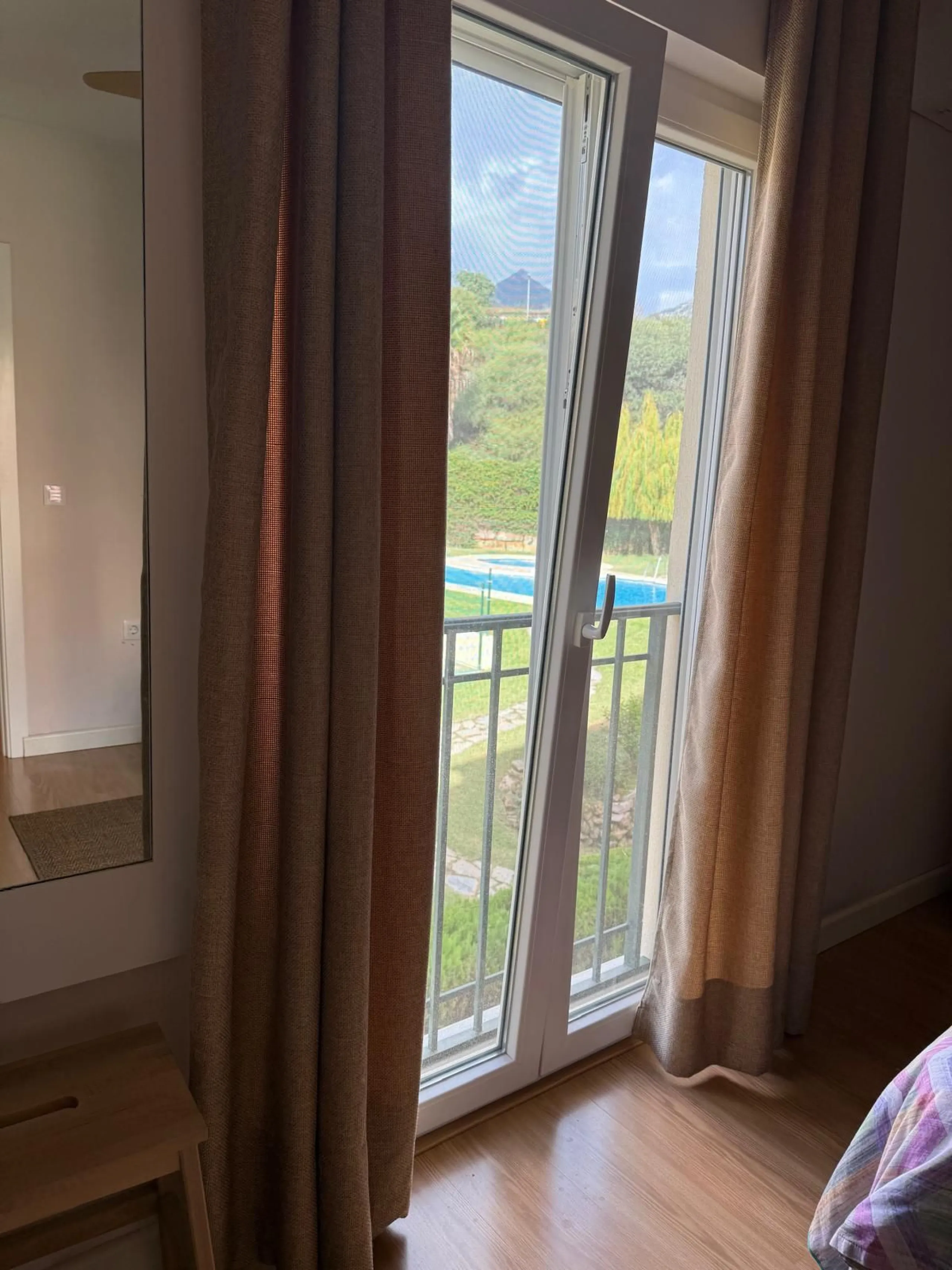 Bright Reformed Apartment in Miraflores – Marbella: Ideal for Coastal Living or Investment