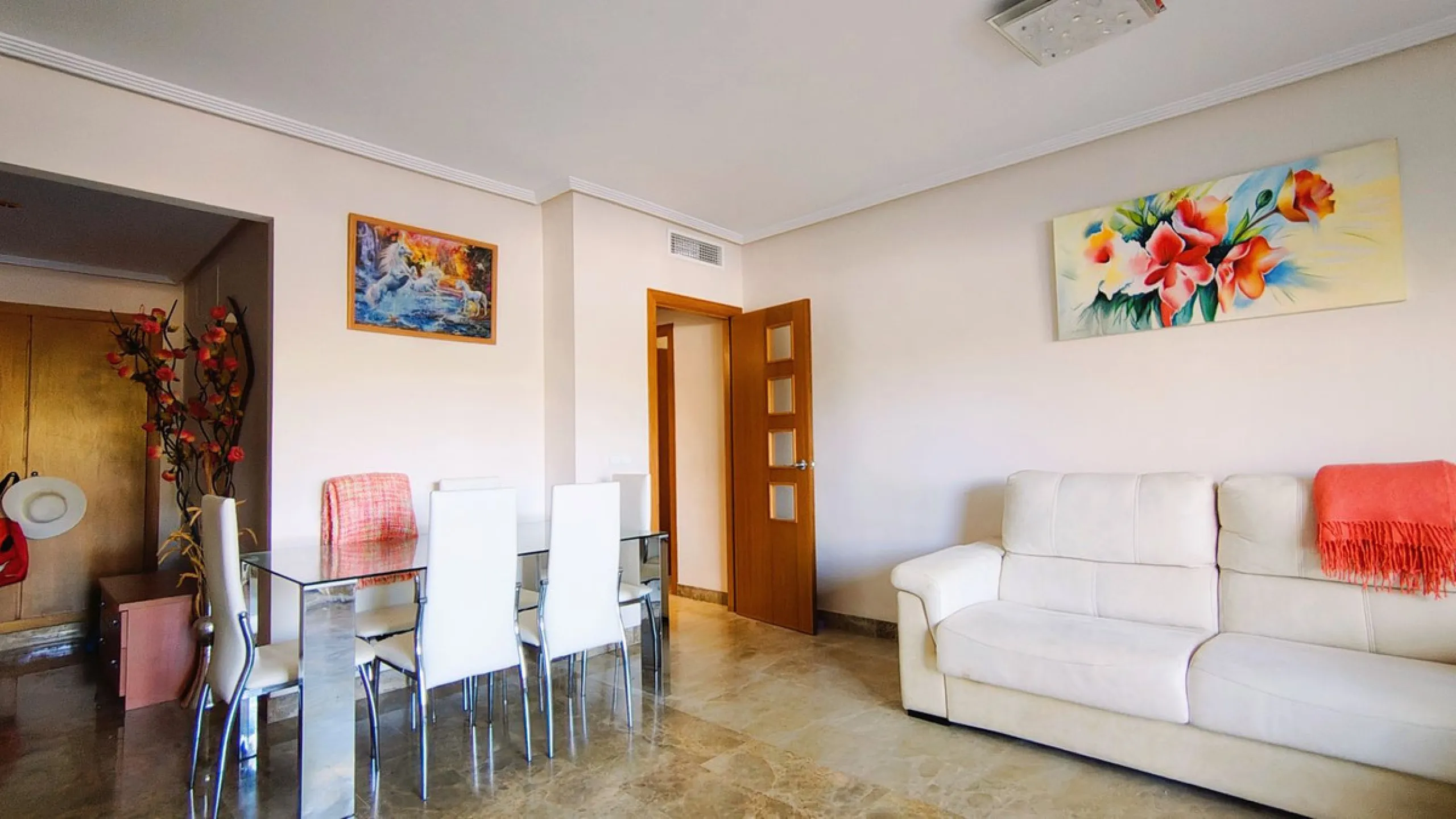 Spacious and modern 2-bedroom, 2-bathroom apartment with underground parking space and storage room. The property features an impressive almost 70 m² terrace and a 30 m² private garden, perfect for enjoying the Costa del Sol lifestyle.