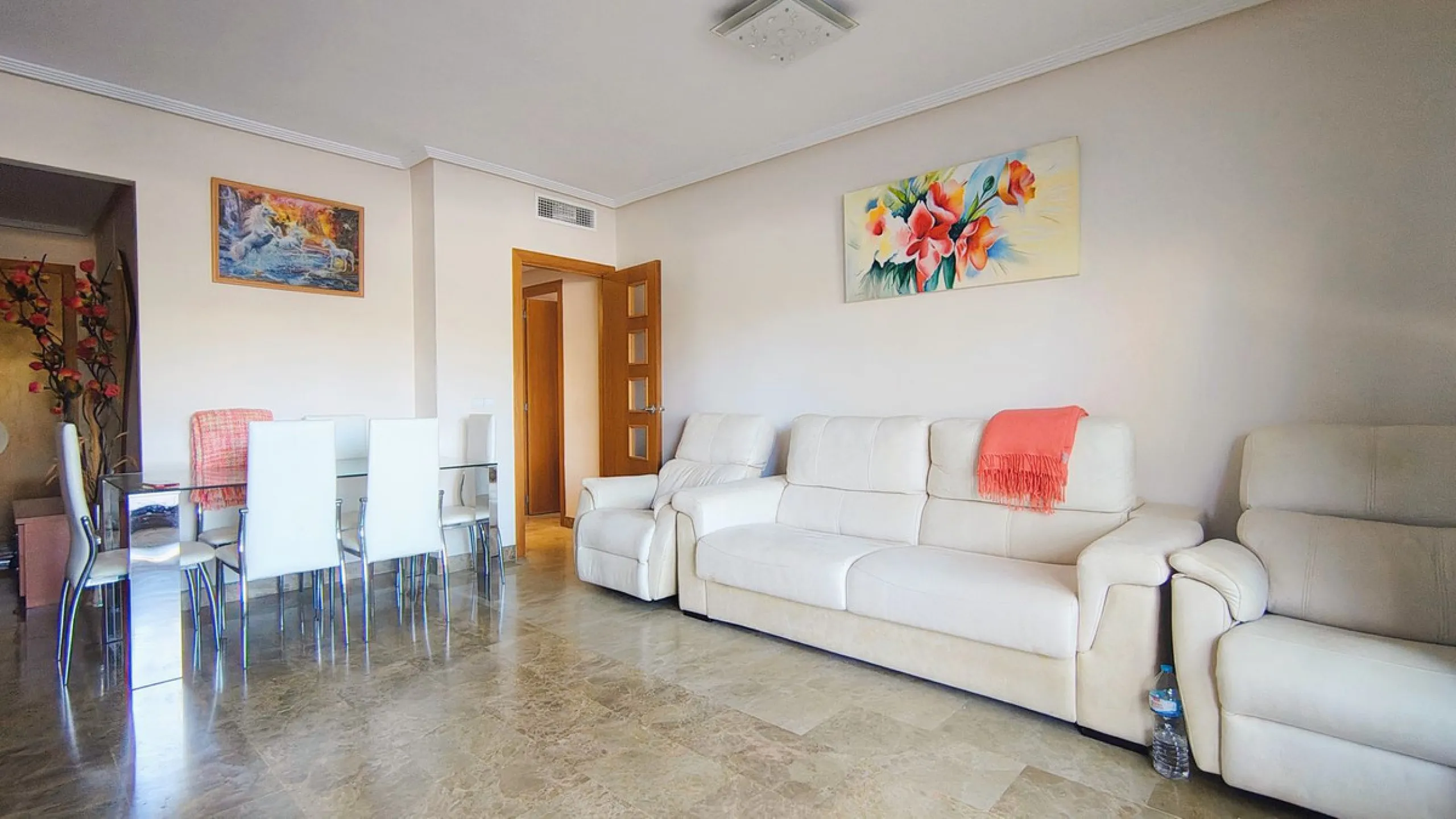 Spacious and modern 2-bedroom, 2-bathroom apartment with underground parking space and storage room. The property features an impressive almost 70 m² terrace and a 30 m² private garden, perfect for enjoying the Costa del Sol lifestyle.