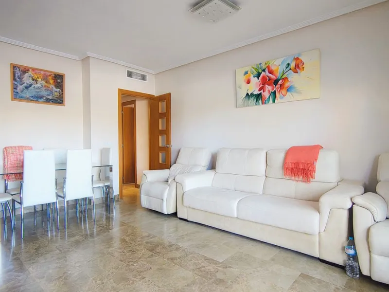 Spacious and modern 2-bedroom, 2-bathroom apartment with underground parking space and storage room. The property features an impressive almost 70 m² terrace and a 30 m² private garden, perfect for enjoying the Costa del Sol lifestyle.
