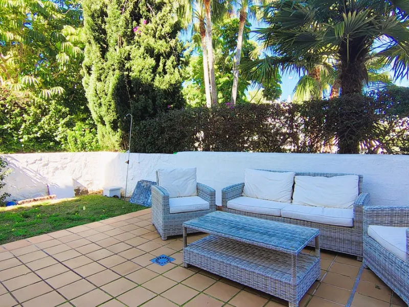 Spacious and modern 2-bedroom, 2-bathroom apartment with underground parking space and storage room. The property features an impressive almost 70 m² terrace and a 30 m² private garden, perfect for enjoying the Costa del Sol lifestyle.