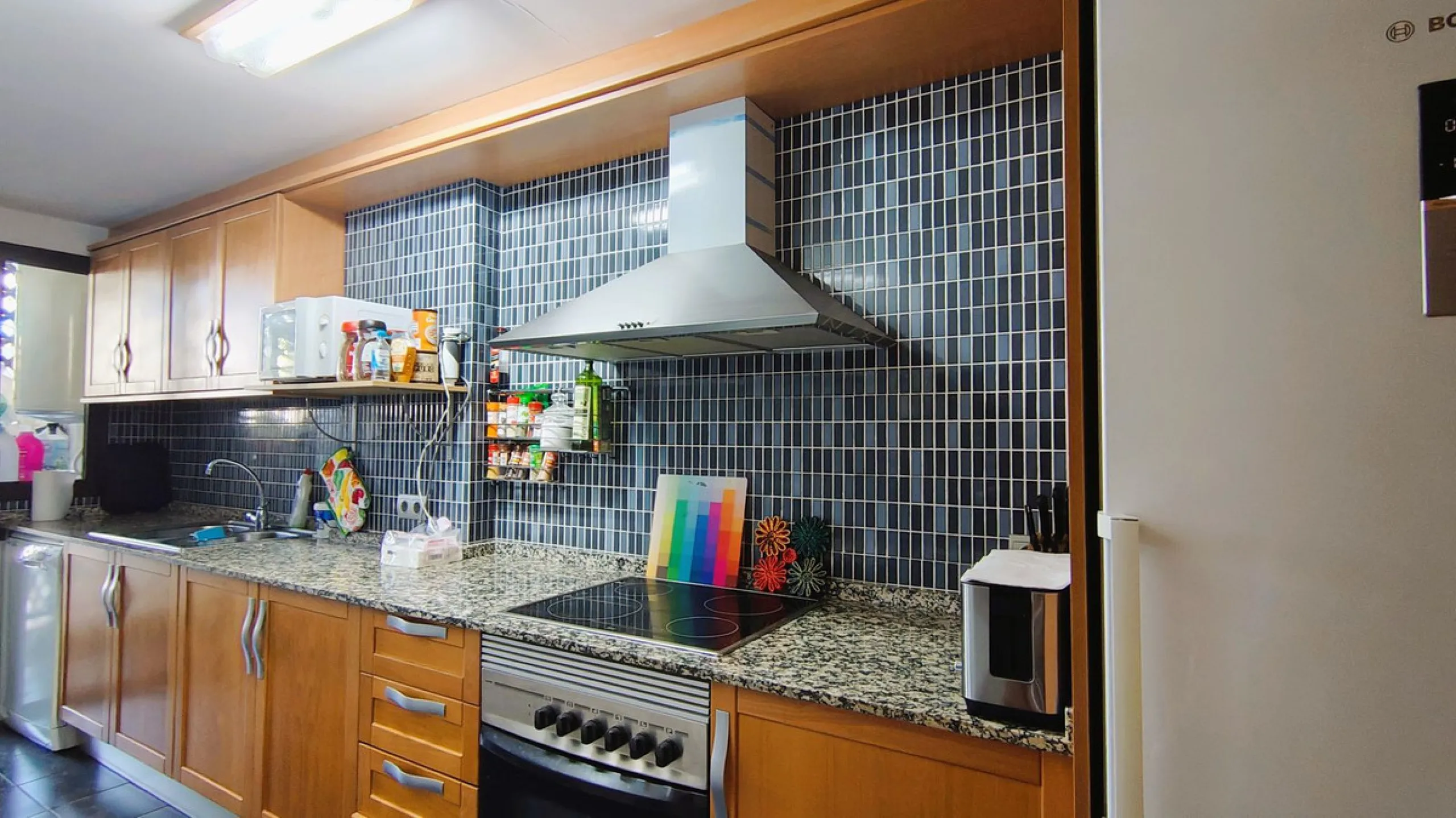 Spacious and modern 2-bedroom, 2-bathroom apartment with underground parking space and storage room. The property features an impressive almost 70 m² terrace and a 30 m² private garden, perfect for enjoying the Costa del Sol lifestyle.