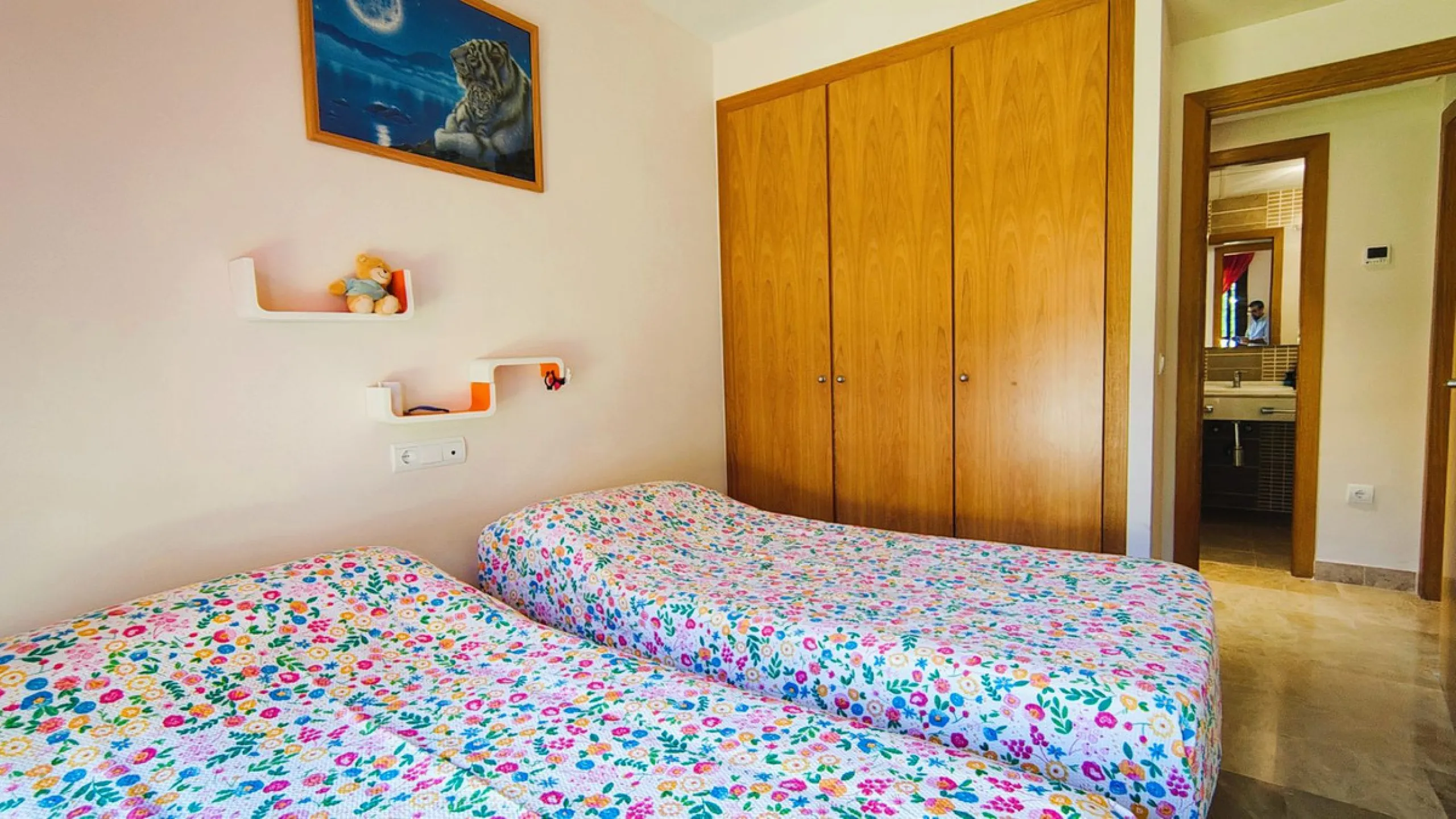 Spacious and modern 2-bedroom, 2-bathroom apartment with underground parking space and storage room. The property features an impressive almost 70 m² terrace and a 30 m² private garden, perfect for enjoying the Costa del Sol lifestyle.