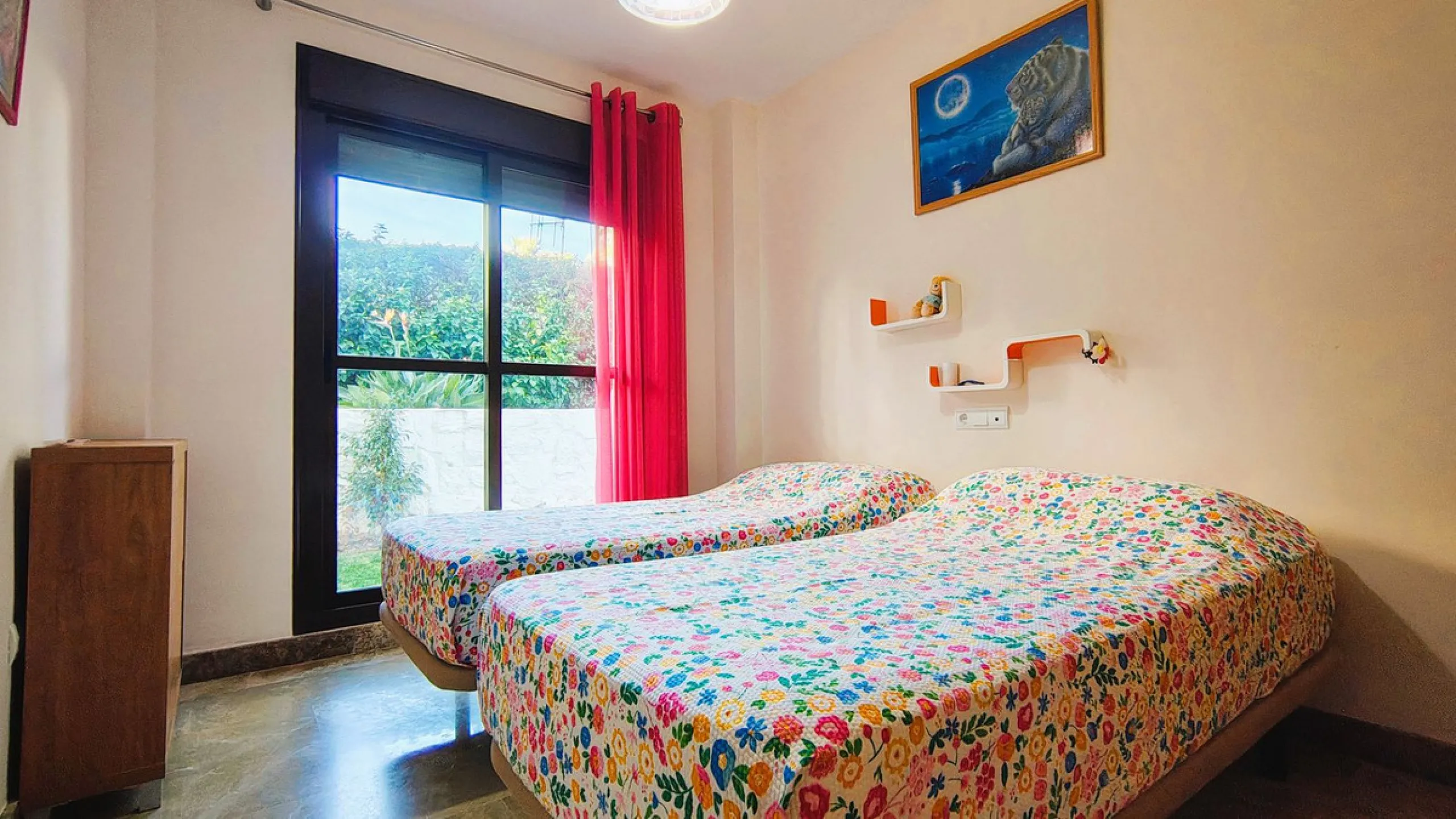 Spacious and modern 2-bedroom, 2-bathroom apartment with underground parking space and storage room. The property features an impressive almost 70 m² terrace and a 30 m² private garden, perfect for enjoying the Costa del Sol lifestyle.