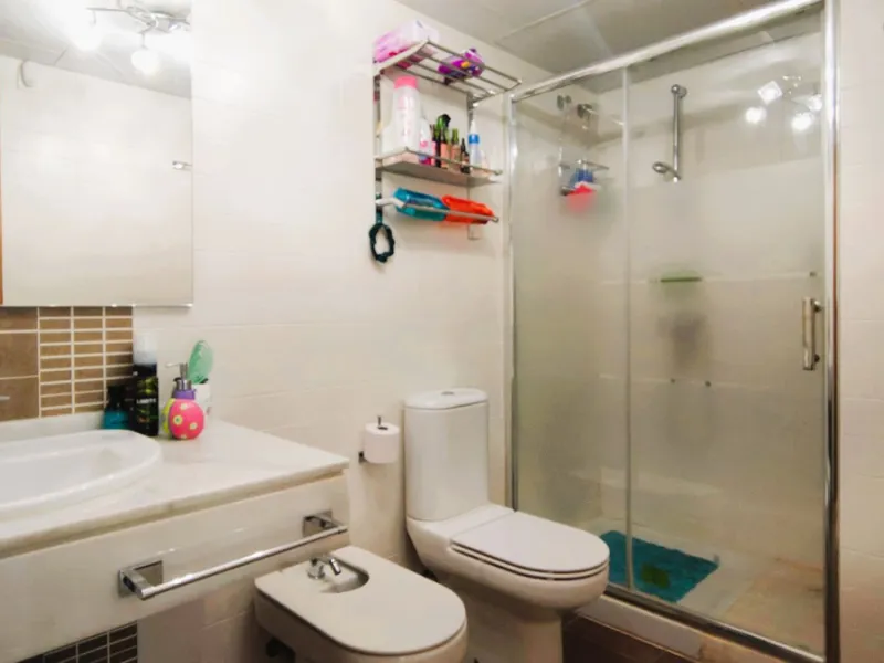 Spacious and modern 2-bedroom, 2-bathroom apartment with underground parking space and storage room. The property features an impressive almost 70 m² terrace and a 30 m² private garden, perfect for enjoying the Costa del Sol lifestyle.