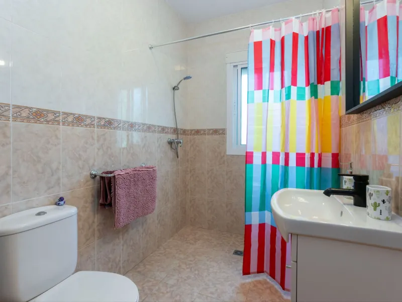 House - Finca - Cortijo в продаже в Casarabonela, Málaga. В доме 3 спален и 2 ванных комнат. Площадь дома 142 м². Площадь участка 6000 м²