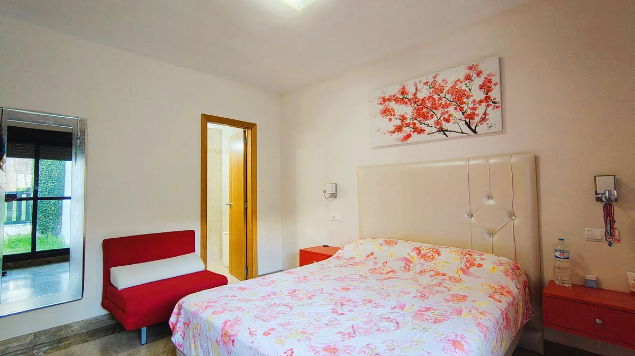 Spacious and modern 2-bedroom, 2-bathroom apartment with underground parking space and storage room. The property features an impressive almost 70 m² terrace and a 30 m² private garden, perfect for enjoying the Costa del Sol lifestyle.