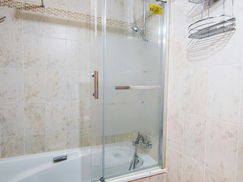 Spacious and modern 2-bedroom, 2-bathroom apartment with underground parking space and storage room. The property features an impressive almost 70 m² terrace and a 30 m² private garden, perfect for enjoying the Costa del Sol lifestyle.