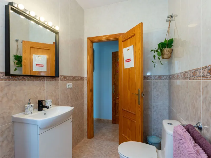 House - Finca - Cortijo в продаже в Casarabonela, Málaga. В доме 3 спален и 2 ванных комнат. Площадь дома 142 м². Площадь участка 6000 м²