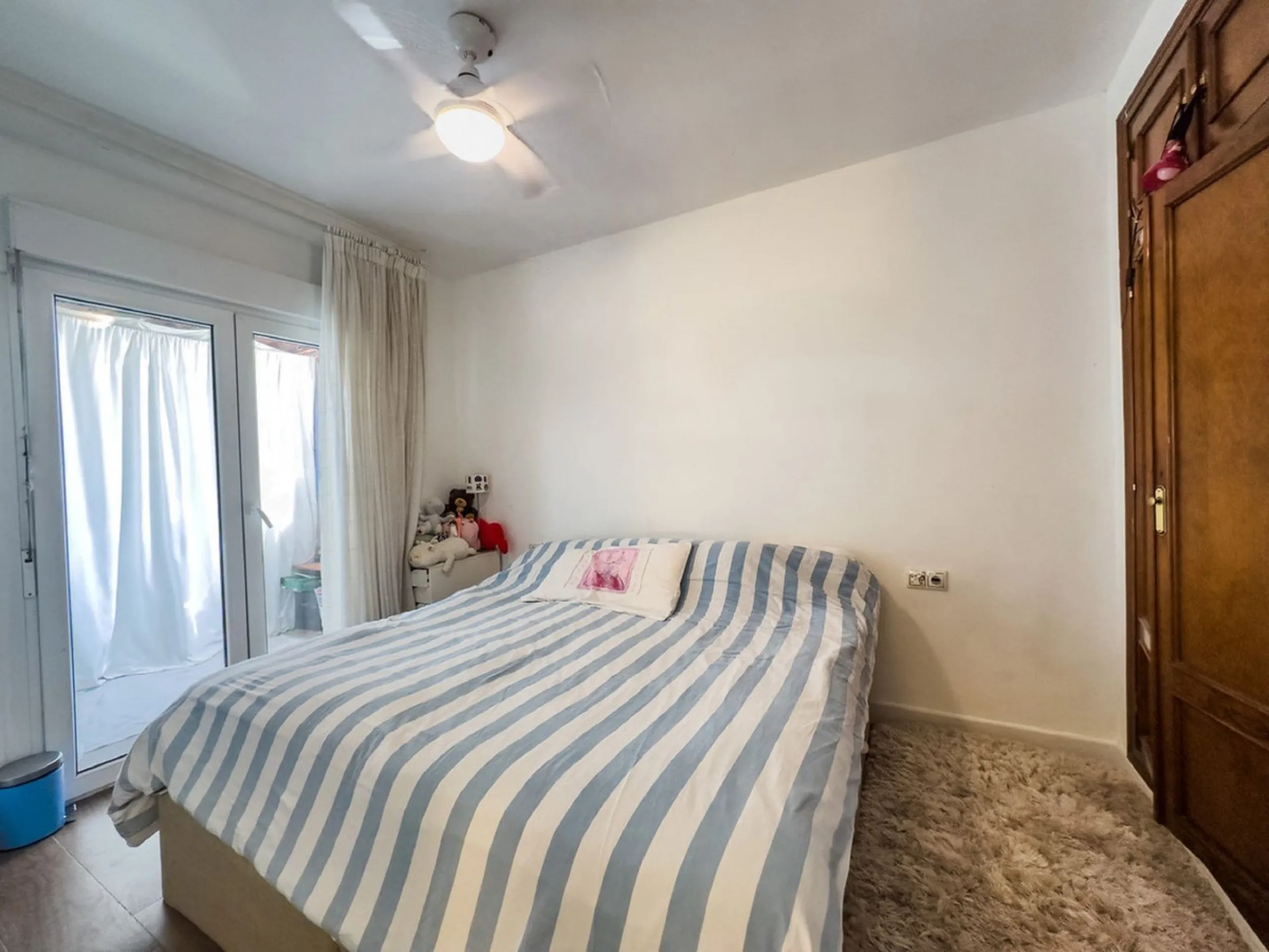 Discover this attractive townhouse in Bel Air, located just a short walk from the beach and next to the well-known tennis club, in one of the most sought-after residential areas on the Costa del Sol.