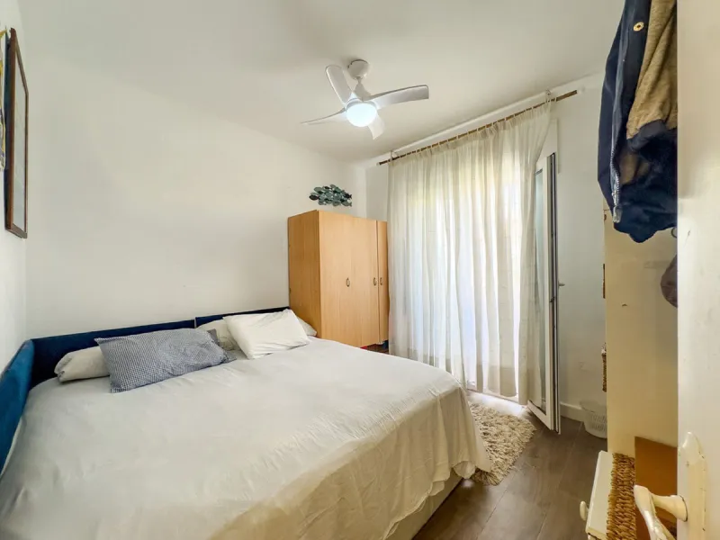 Discover this attractive townhouse in Bel Air, located just a short walk from the beach and next to the well-known tennis club, in one of the most sought-after residential areas on the Costa del Sol.