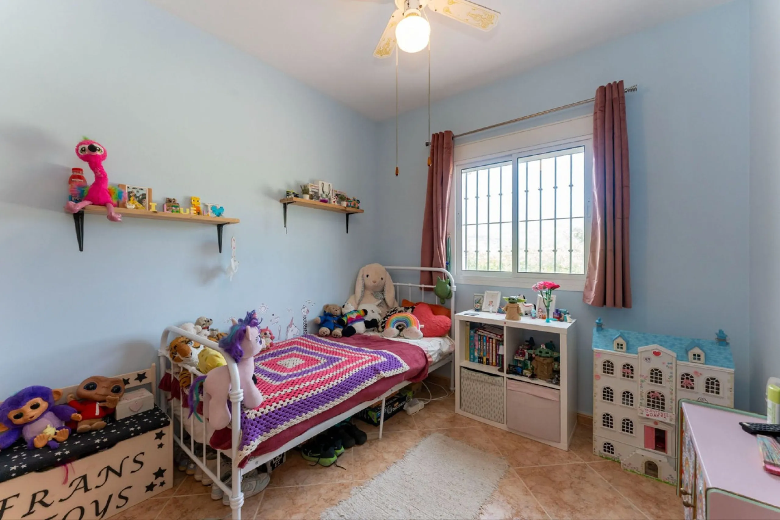 House - Finca - Cortijo в продаже в Casarabonela, Málaga. В доме 3 спален и 2 ванных комнат. Площадь дома 142 м². Площадь участка 6000 м²
