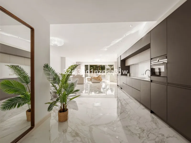 Superb modern apartment - front line beach - Puerto Banus