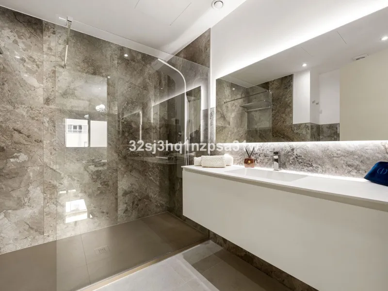 Superb modern apartment - front line beach - Puerto Banus