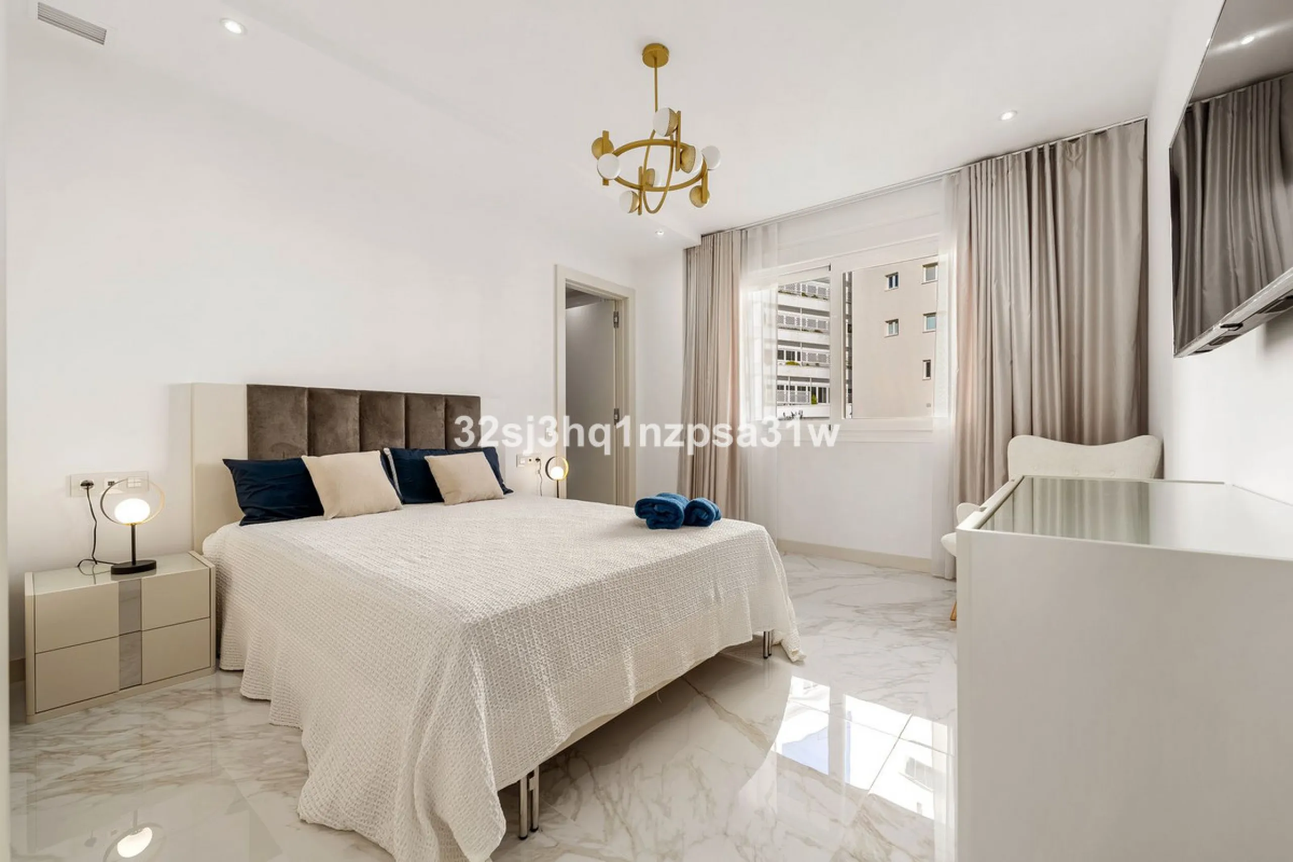 Superb modern apartment - front line beach - Puerto Banus