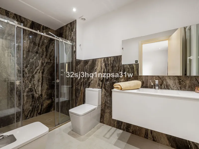Superb modern apartment - front line beach - Puerto Banus