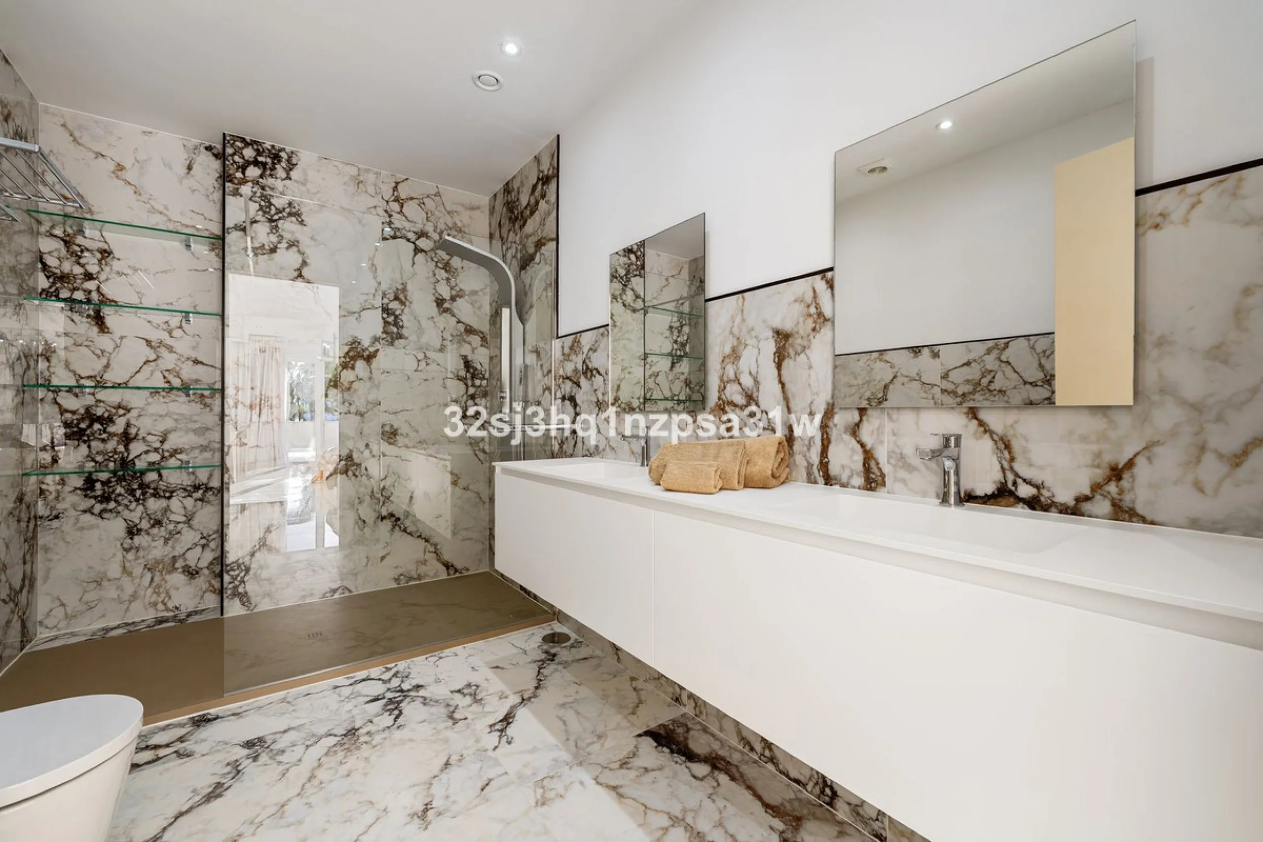 Superb modern apartment - front line beach - Puerto Banus
