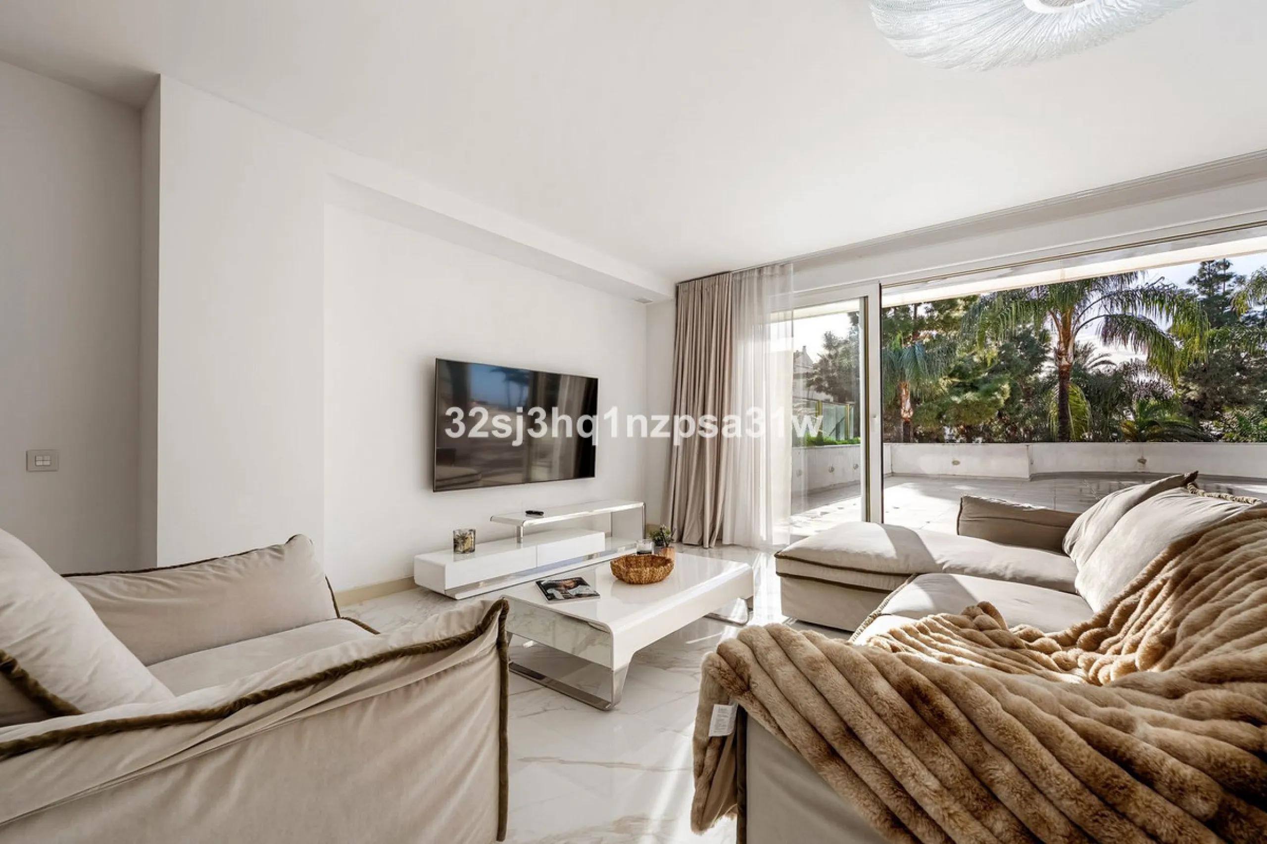 Superb modern apartment - front line beach - Puerto Banus