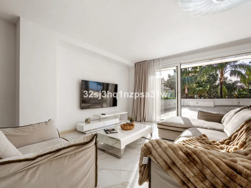 Superb modern apartment - front line beach - Puerto Banus
