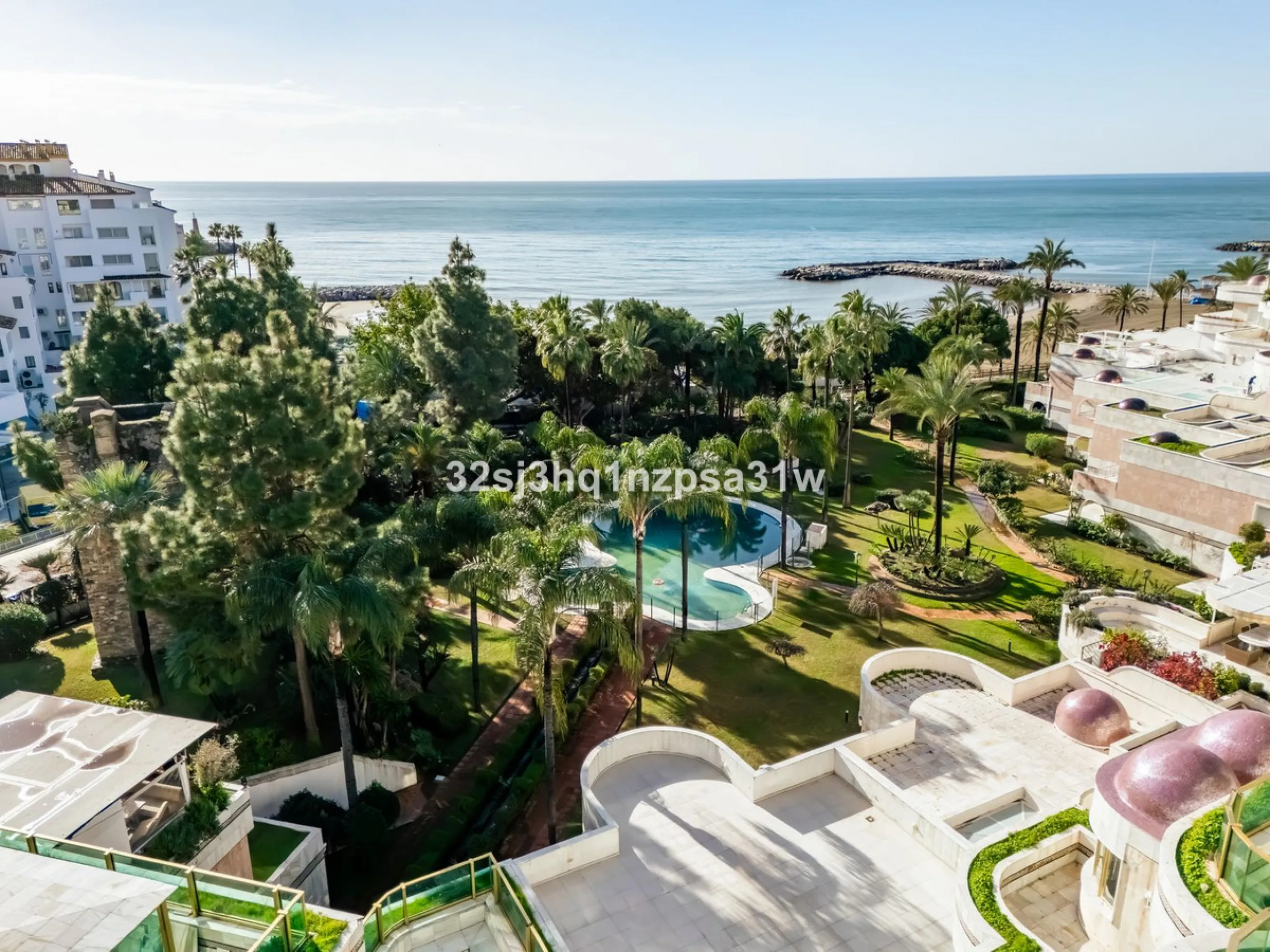 Superb modern apartment - front line beach - Puerto Banus