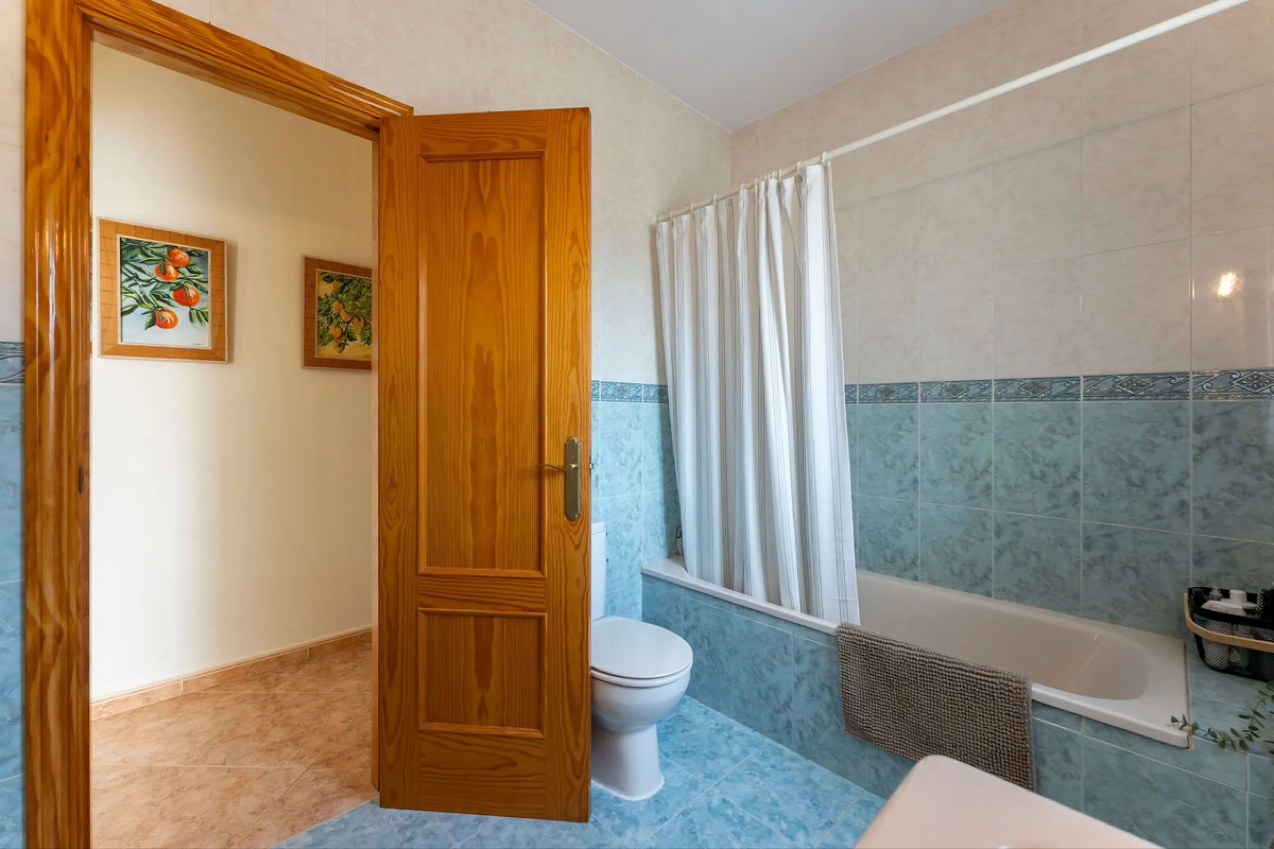 House - Finca - Cortijo в продаже в Casarabonela, Málaga. В доме 3 спален и 2 ванных комнат. Площадь дома 142 м². Площадь участка 6000 м²