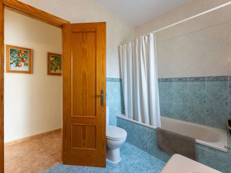 House - Finca - Cortijo в продаже в Casarabonela, Málaga. В доме 3 спален и 2 ванных комнат. Площадь дома 142 м². Площадь участка 6000 м²