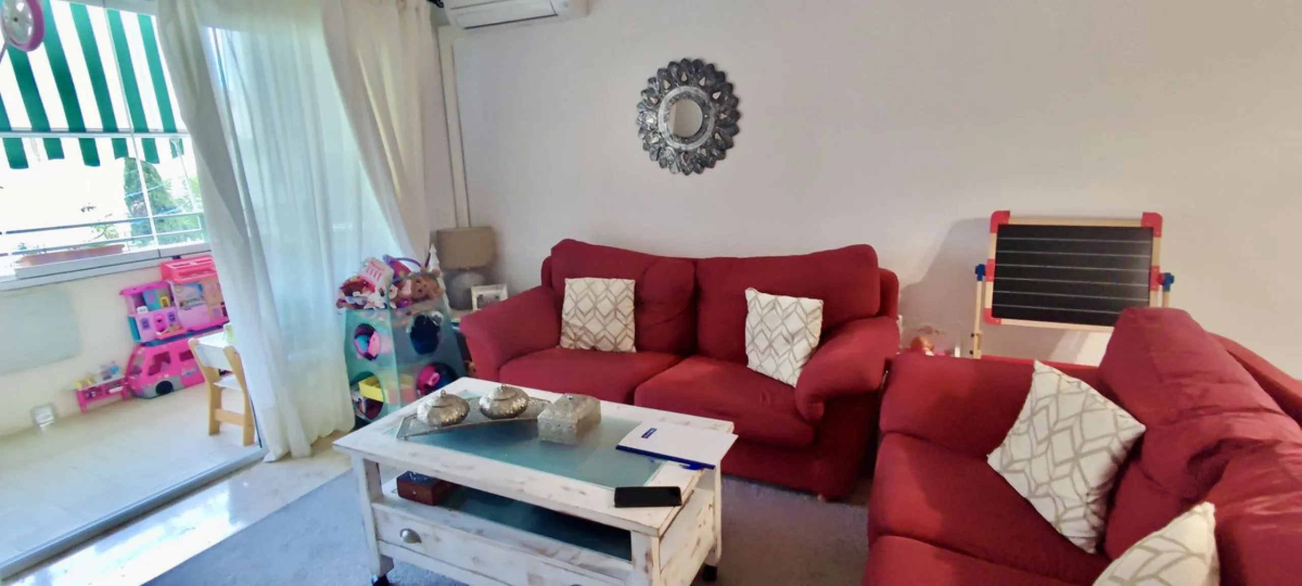 Apartment - Middle Floor Apartment в продаже в Benalmadena, Málaga. В доме 3 спален и 1 ванных комнат. Площадь дома 99 м²