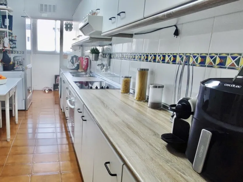 Apartment - Middle Floor Apartment в продаже в Benalmadena, Málaga. В доме 3 спален и 1 ванных комнат. Площадь дома 99 м²