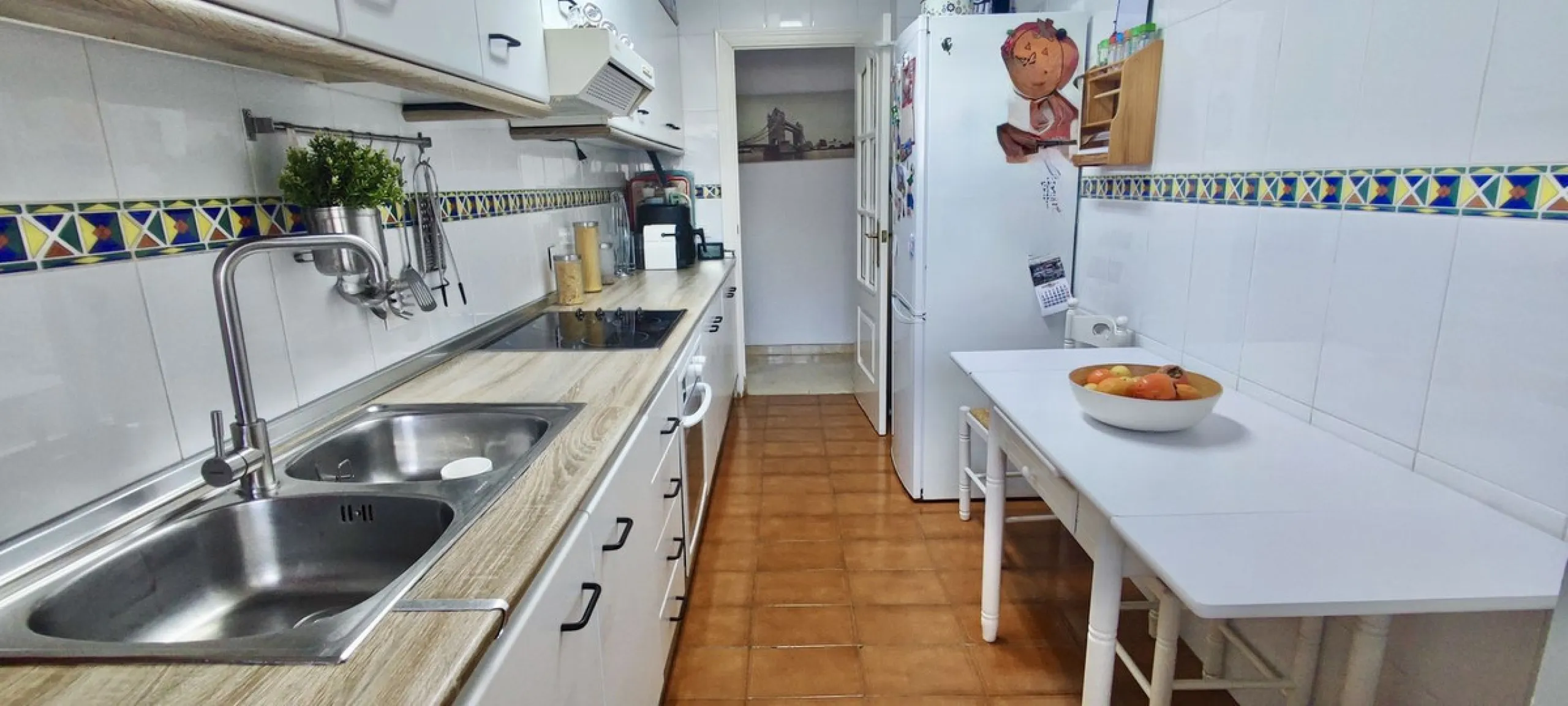 Apartment - Middle Floor Apartment в продаже в Benalmadena, Málaga. В доме 3 спален и 1 ванных комнат. Площадь дома 99 м²