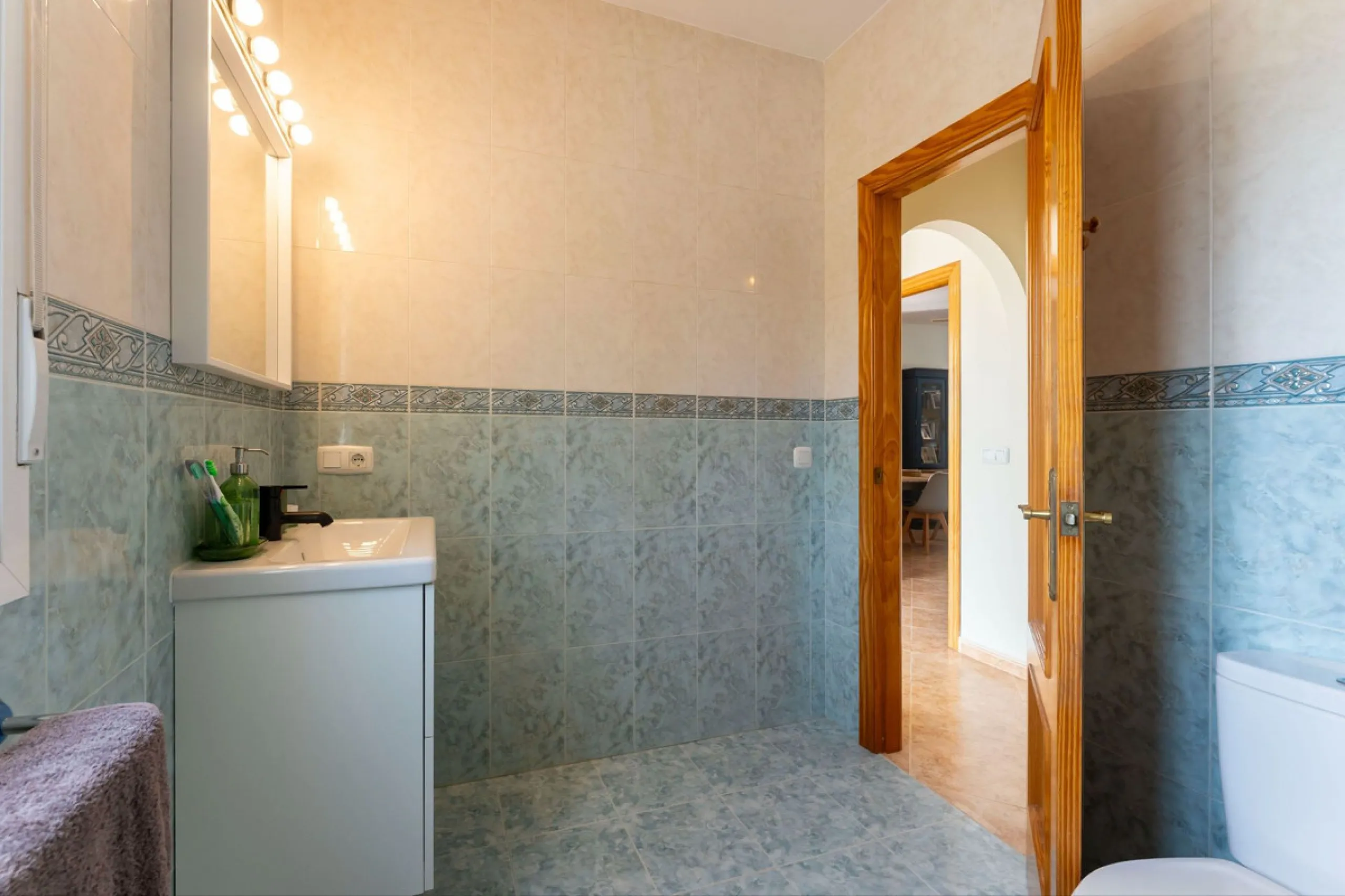 House - Finca - Cortijo в продаже в Casarabonela, Málaga. В доме 3 спален и 2 ванных комнат. Площадь дома 142 м². Площадь участка 6000 м²
