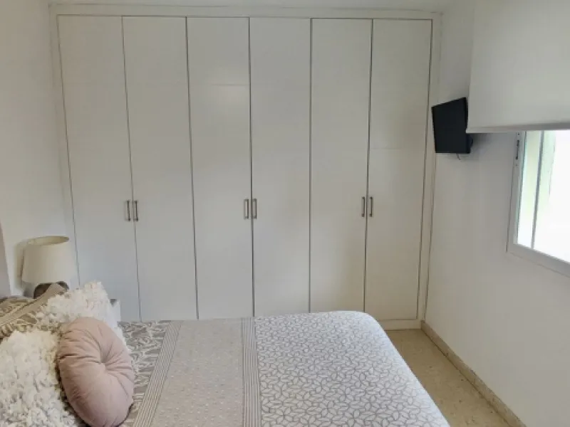 Apartment - Middle Floor Apartment в продаже в Benalmadena, Málaga. В доме 3 спален и 1 ванных комнат. Площадь дома 99 м²