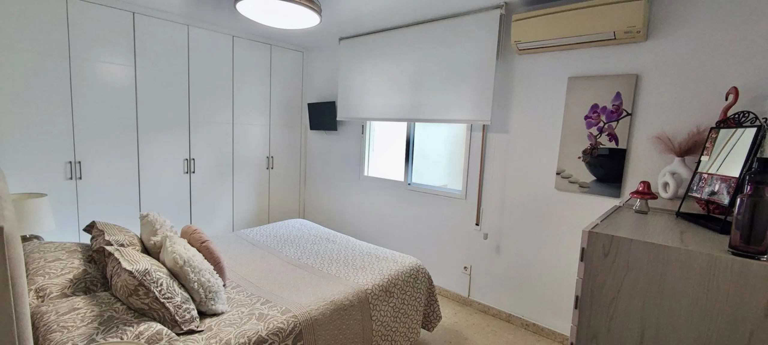 Apartment - Middle Floor Apartment в продаже в Benalmadena, Málaga. В доме 3 спален и 1 ванных комнат. Площадь дома 99 м²