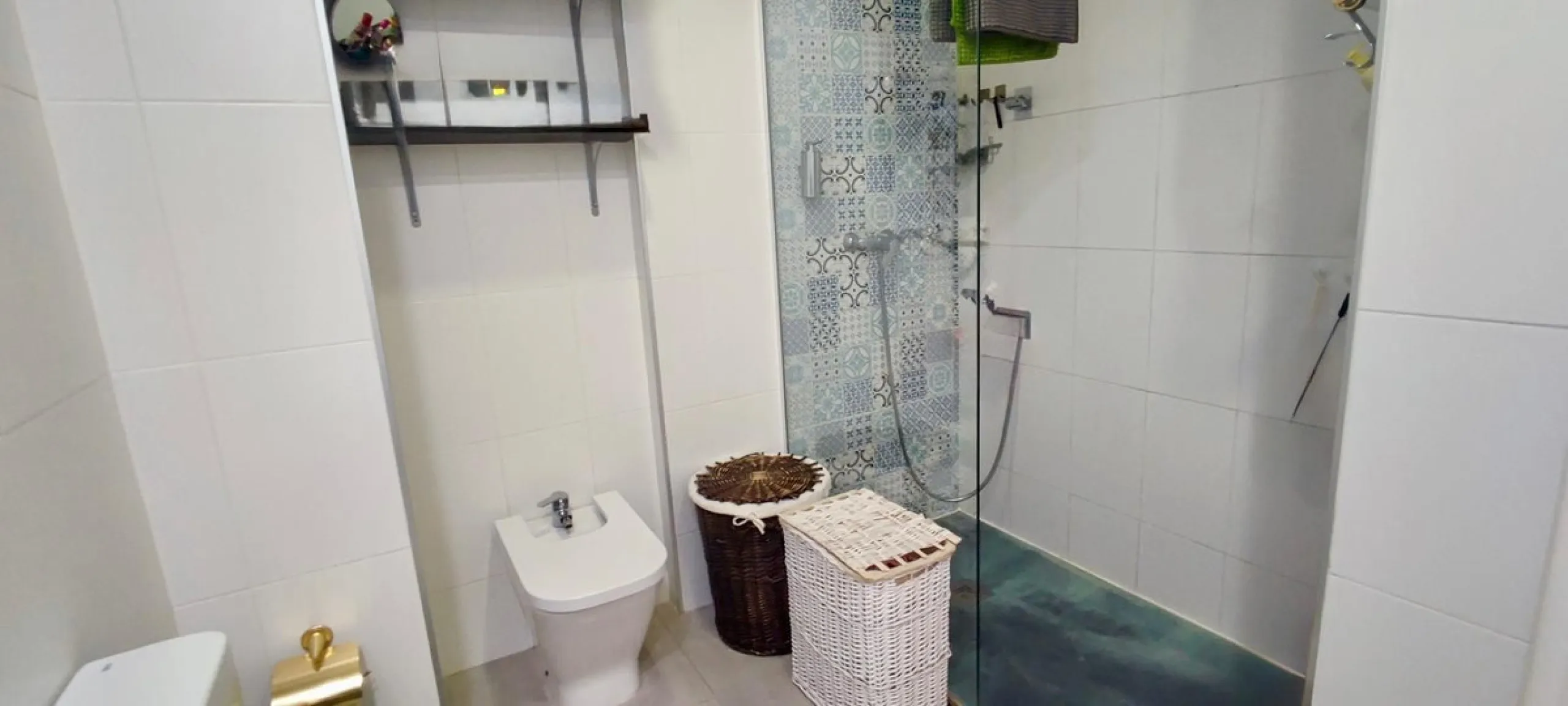 Apartment - Middle Floor Apartment в продаже в Benalmadena, Málaga. В доме 3 спален и 1 ванных комнат. Площадь дома 99 м²