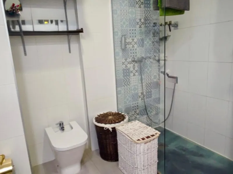 Apartment - Middle Floor Apartment в продаже в Benalmadena, Málaga. В доме 3 спален и 1 ванных комнат. Площадь дома 99 м²