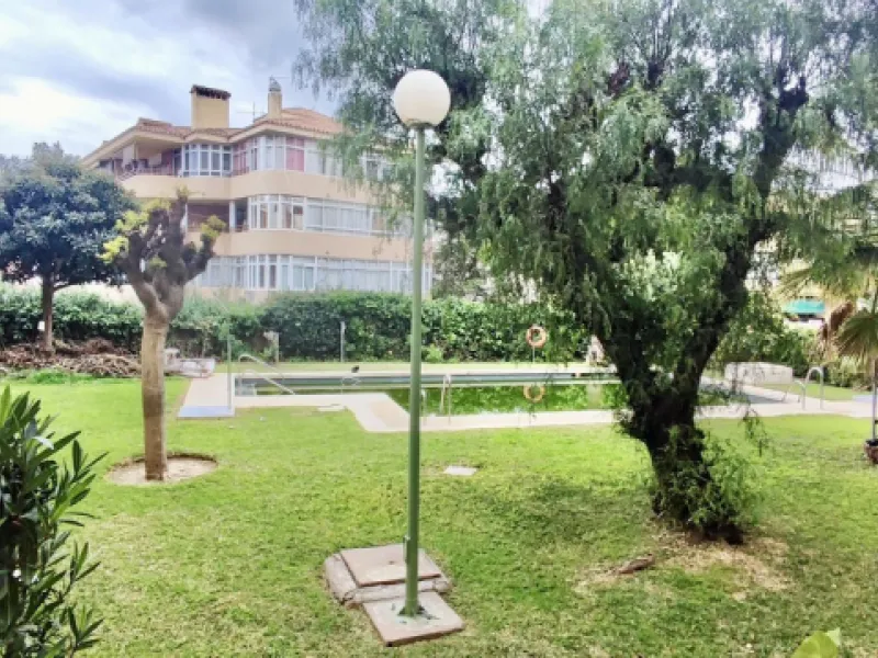 Apartment - Middle Floor Apartment в продаже в Benalmadena, Málaga. В доме 3 спален и 1 ванных комнат. Площадь дома 99 м²
