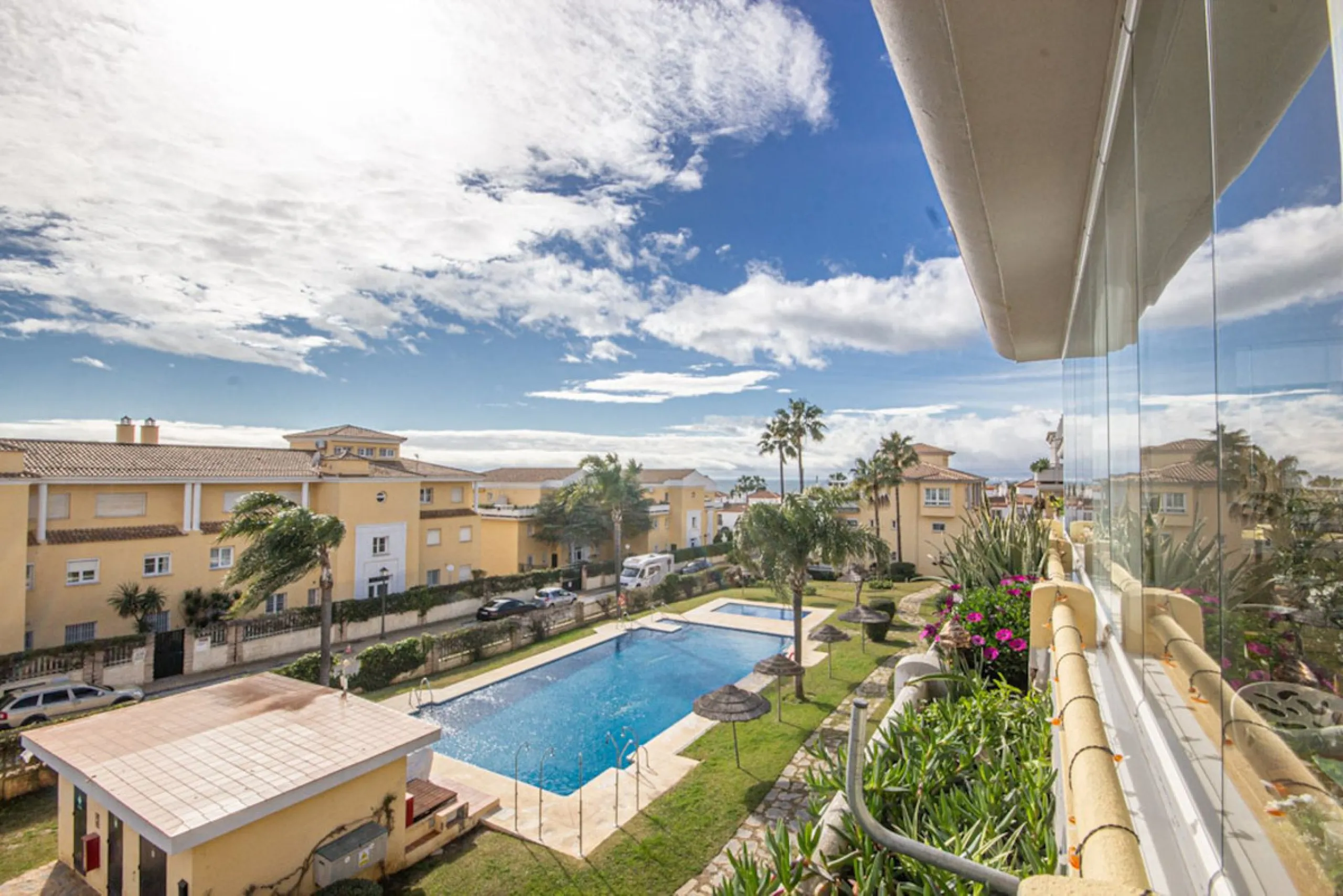 Fully Renovated 2-Bedroom Apartment with Sea Views in Cabopino
