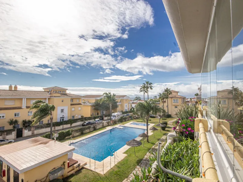 Fully Renovated 2-Bedroom Apartment with Sea Views in Cabopino