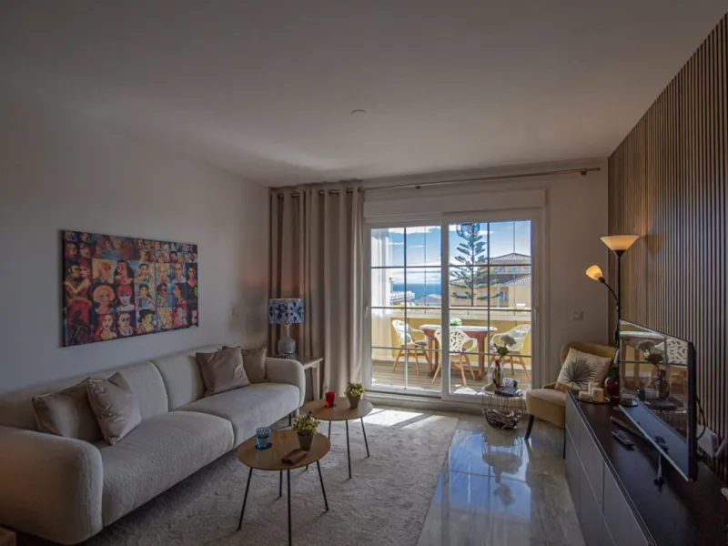 Fully Renovated 2-Bedroom Apartment with Sea Views in Cabopino