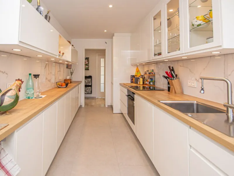 Fully Renovated 2-Bedroom Apartment with Sea Views in Cabopino