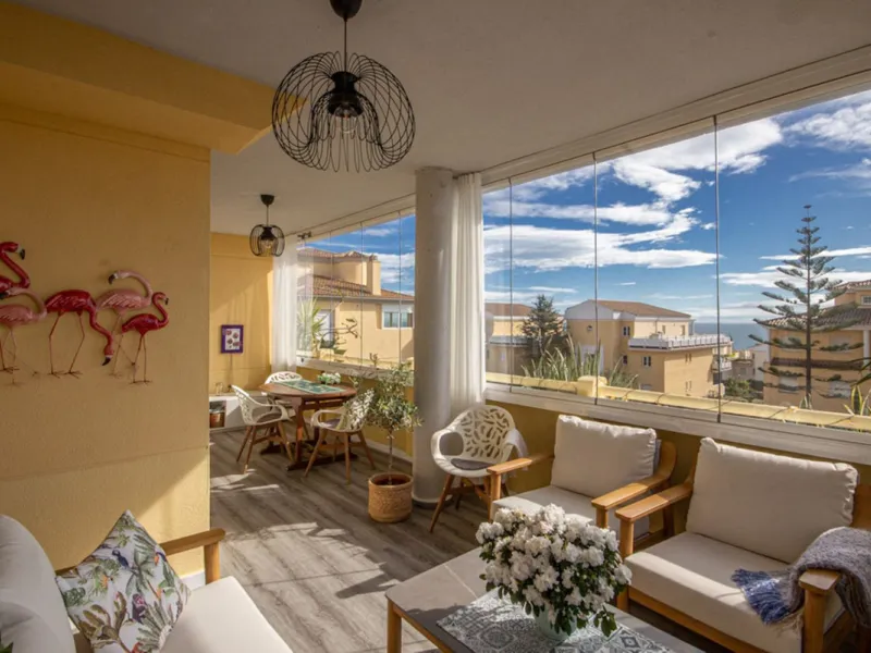 Fully Renovated 2-Bedroom Apartment with Sea Views in Cabopino