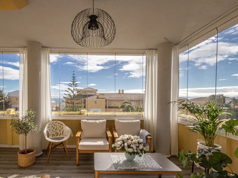 Fully Renovated 2-Bedroom Apartment with Sea Views in Cabopino