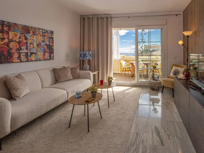 Fully Renovated 2-Bedroom Apartment with Sea Views in Cabopino