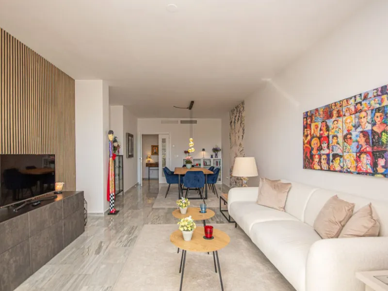 Fully Renovated 2-Bedroom Apartment with Sea Views in Cabopino