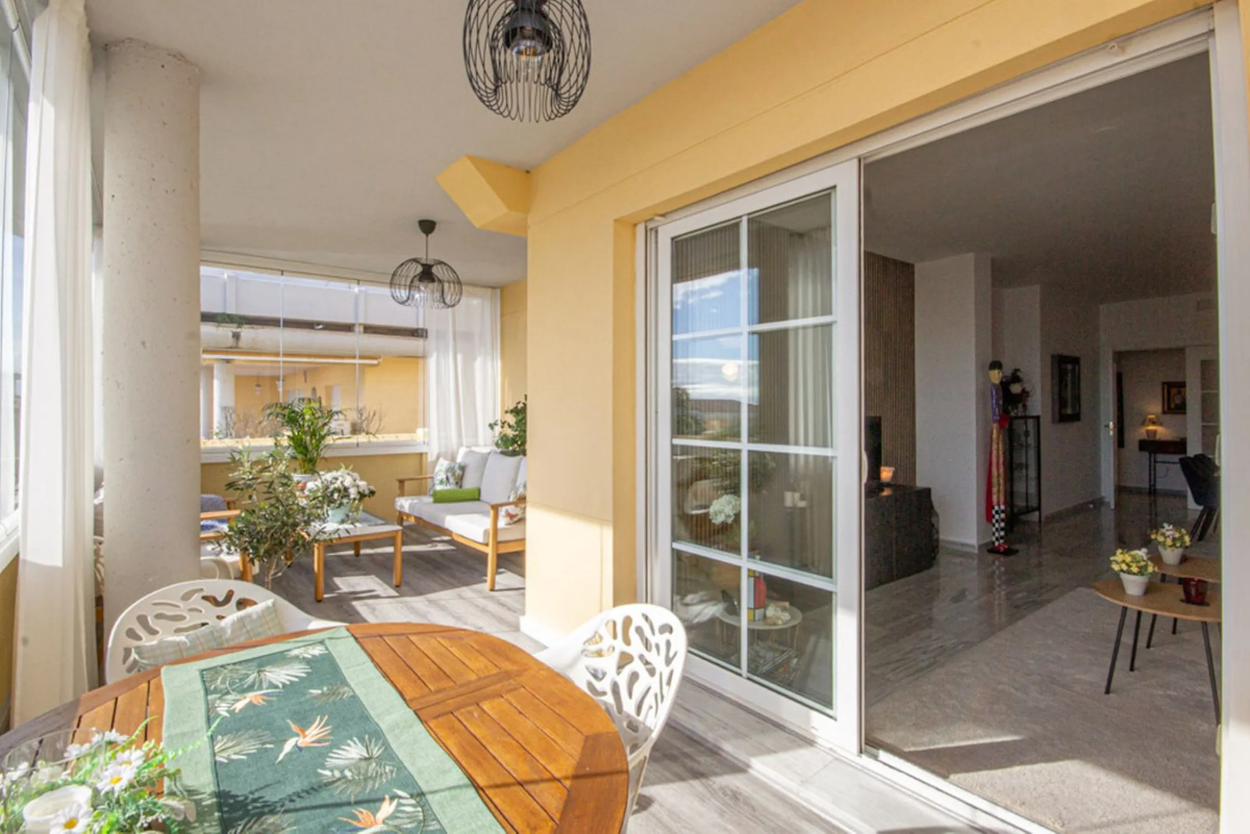 Fully Renovated 2-Bedroom Apartment with Sea Views in Cabopino