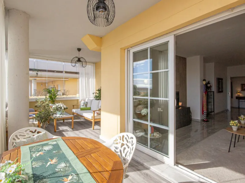Fully Renovated 2-Bedroom Apartment with Sea Views in Cabopino