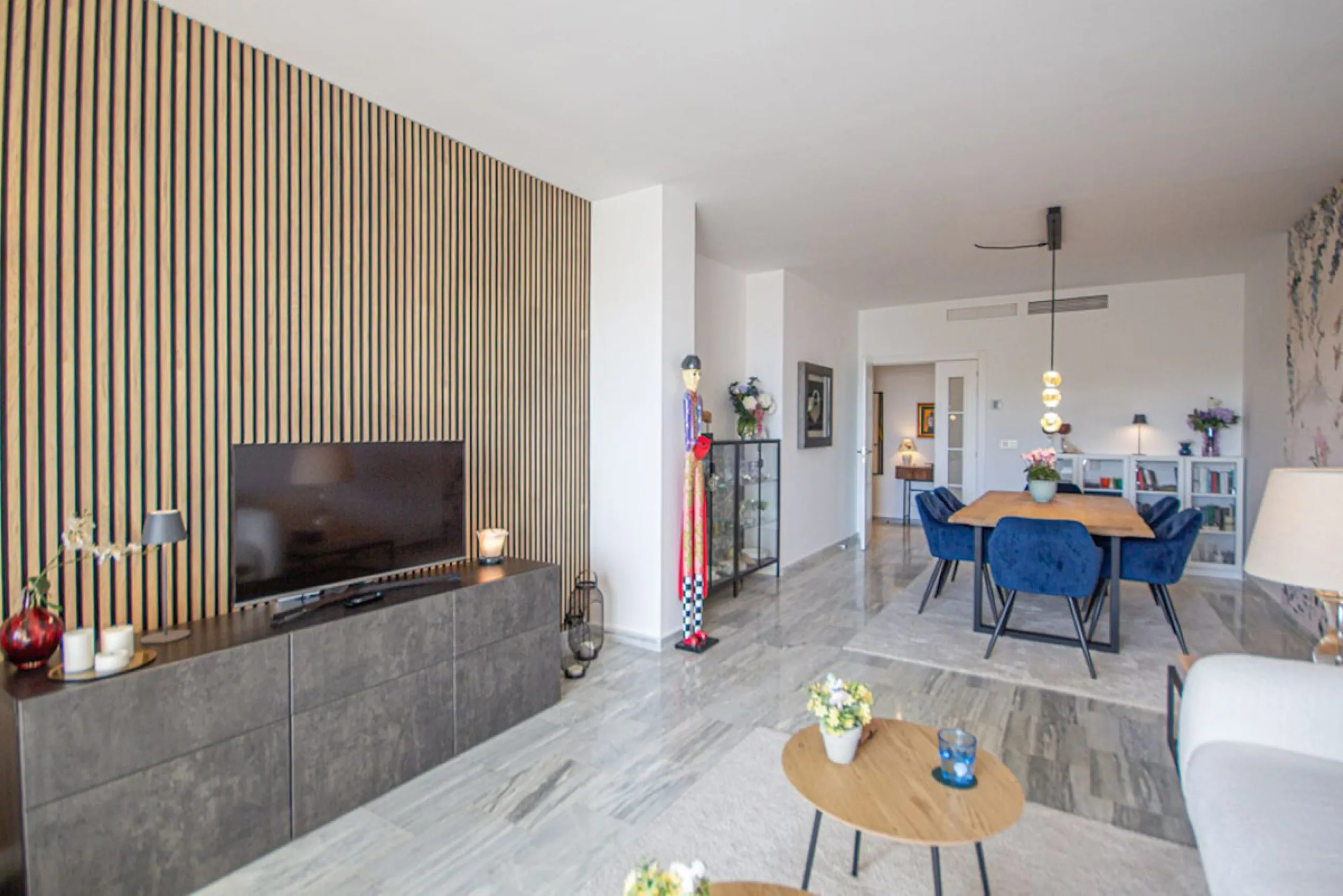 Fully Renovated 2-Bedroom Apartment with Sea Views in Cabopino