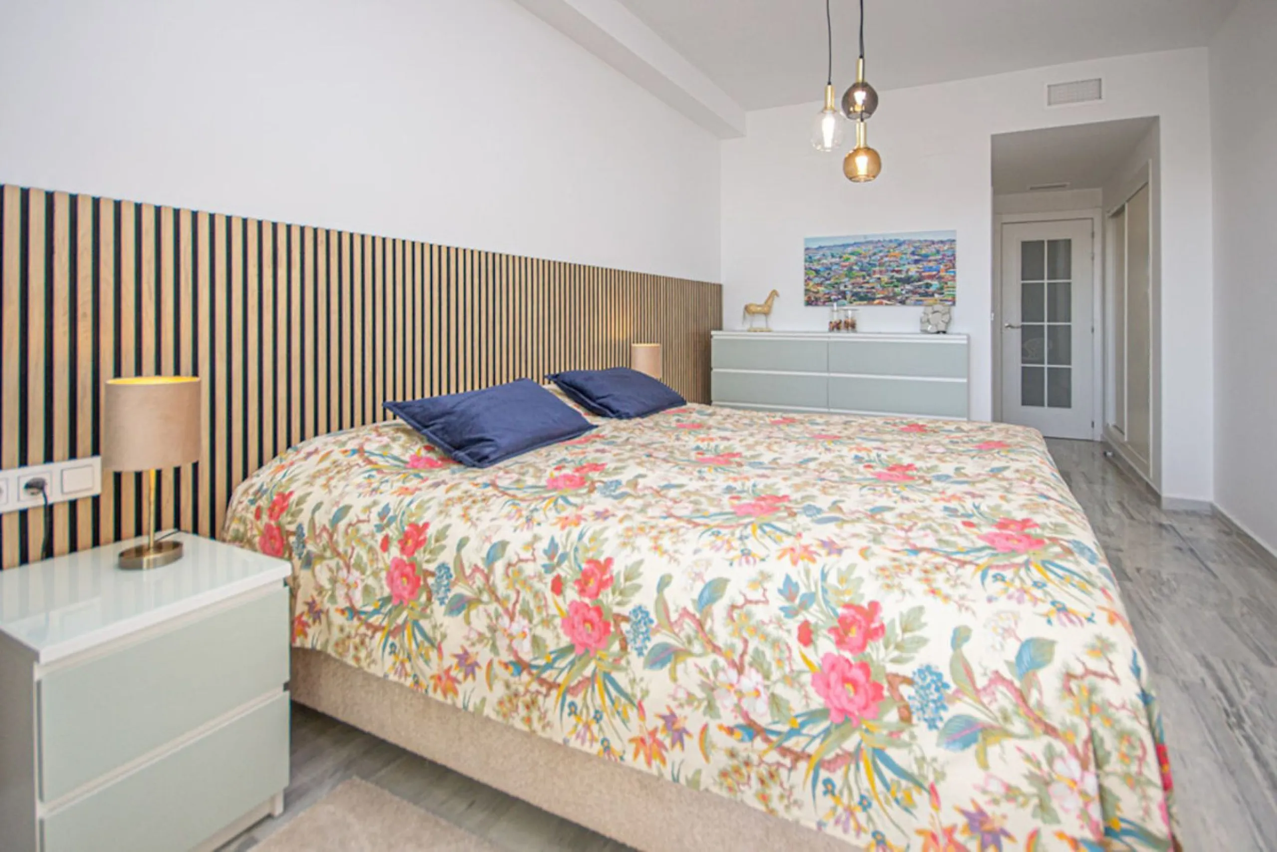 Fully Renovated 2-Bedroom Apartment with Sea Views in Cabopino